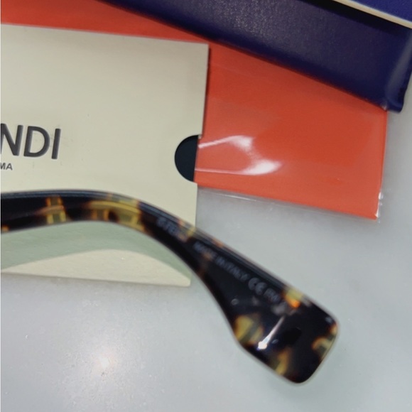 Authentic Fendi Roma Havana Square - Picture 5 of 6